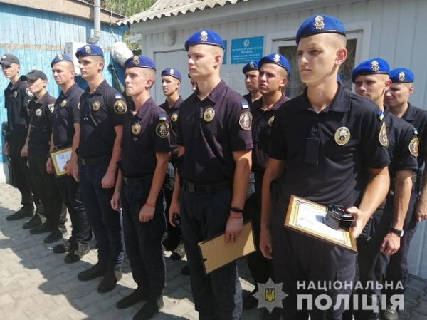 Нацгвардейцев Затоки и Грибовки наградили за охрану порядка от туристов