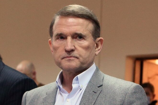 
Удержание Виктора Медведчука под домашним арестом более 6 месяцев – это грубейшее нарушение законов. Виновные понесут ответственность, – юристы

