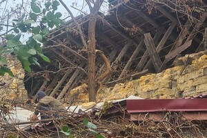 В Одессе обвалилась стена жилого дома на улице Болгарская: жильцам советуют съехать