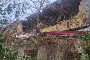 В Одессе обвалилась стена жилого дома на улице Болгарская: жильцам советуют съехать