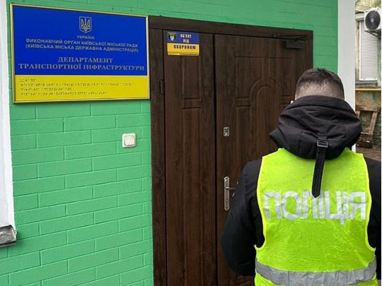 Аварійна ситуація в метро Києва: поліція прийшла з обшуками до столичних чиновників (фото)