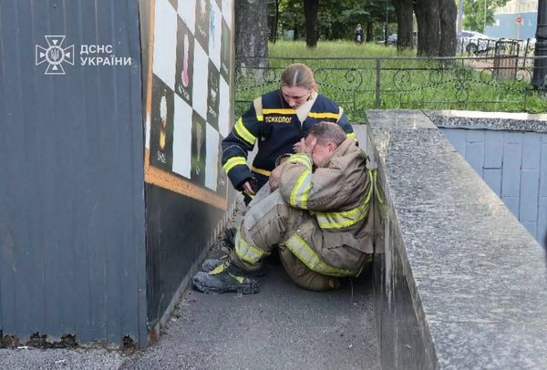 Прийшли першими на допомогу людям: у Києві загинули троє співробітників ДСНС, 9 отримали травми та поранення